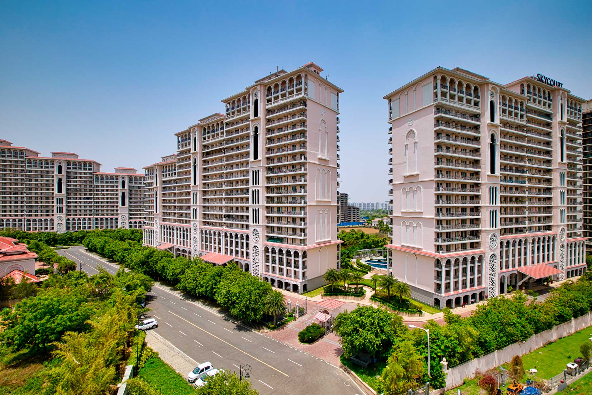 DLF Sky Court