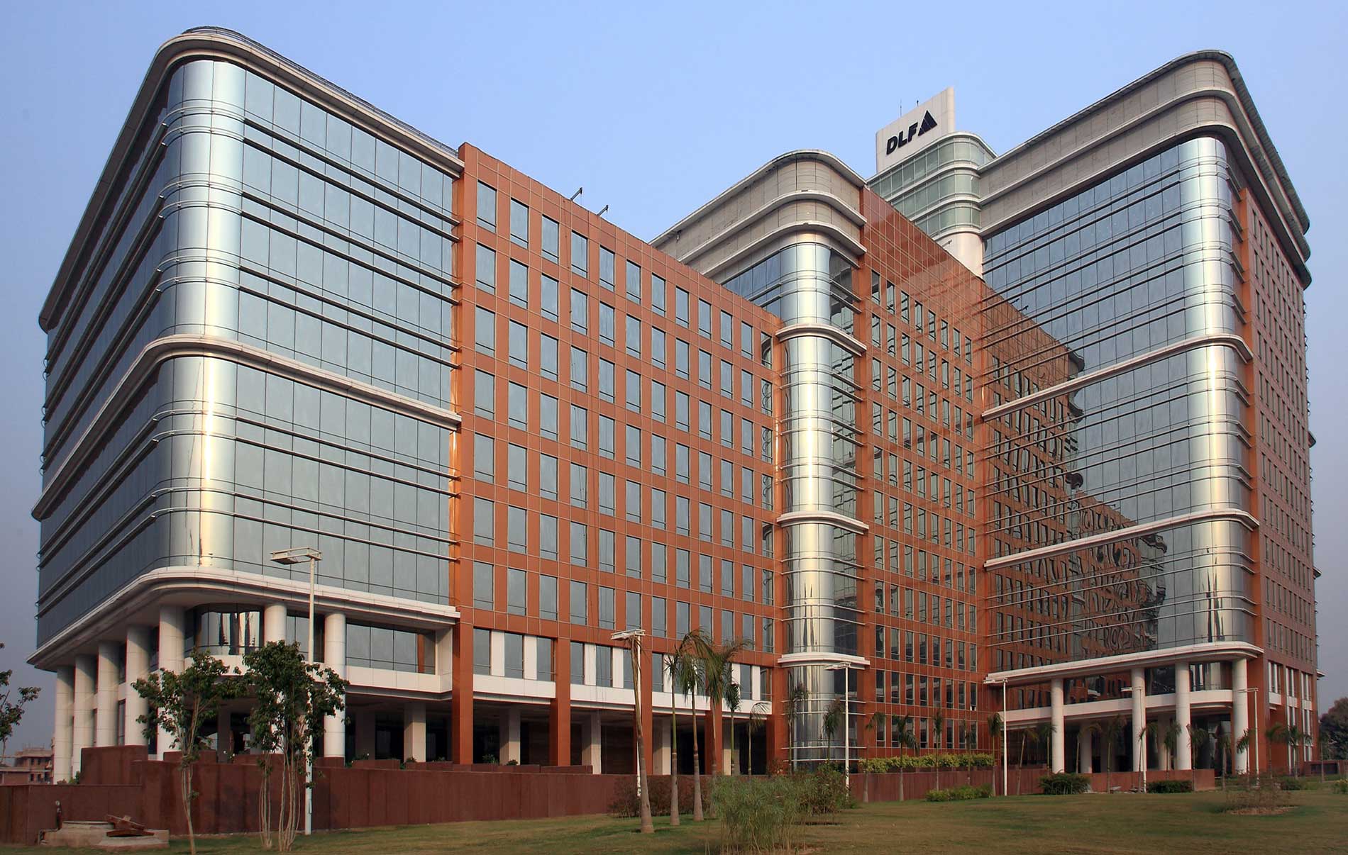 DLF W Block