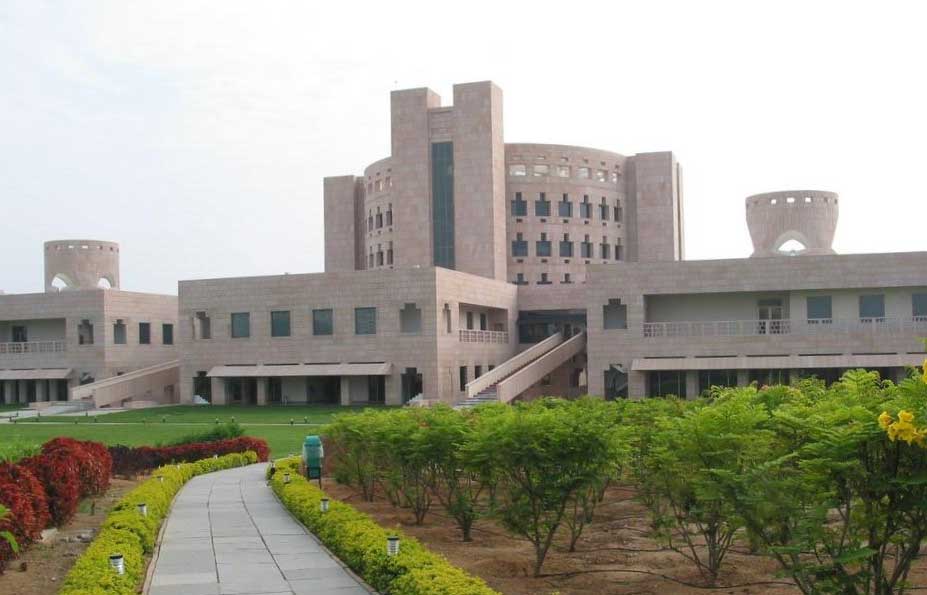 ISB (Indian School of Business)