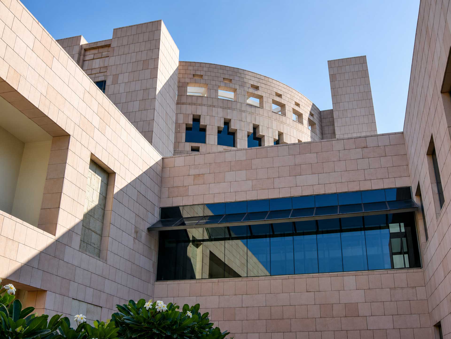 ISB (Indian School of Business)