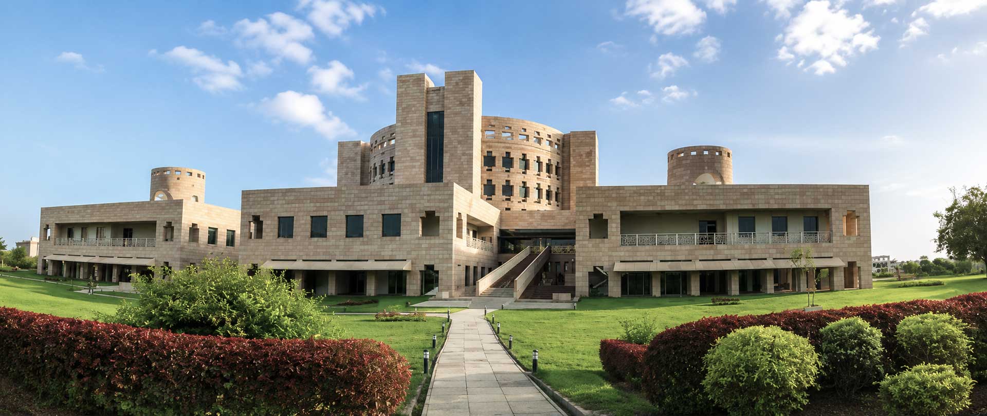 ISB (Indian School of Business)