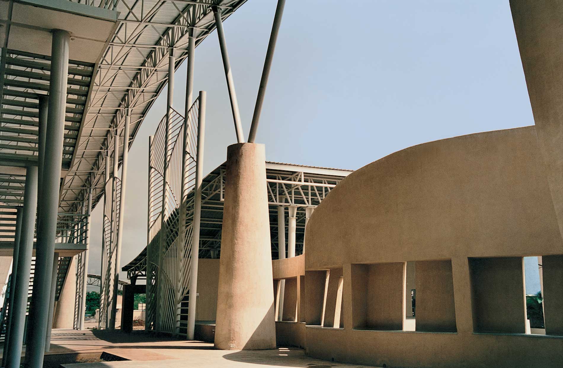 NIFT (National Institute of Fashion Technology)